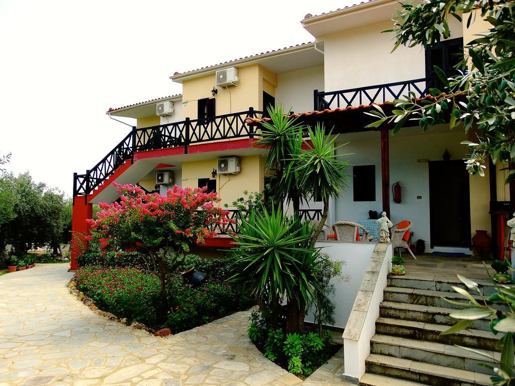 Apartments Karpetis A Green Paradise Psakoudia Exterior foto