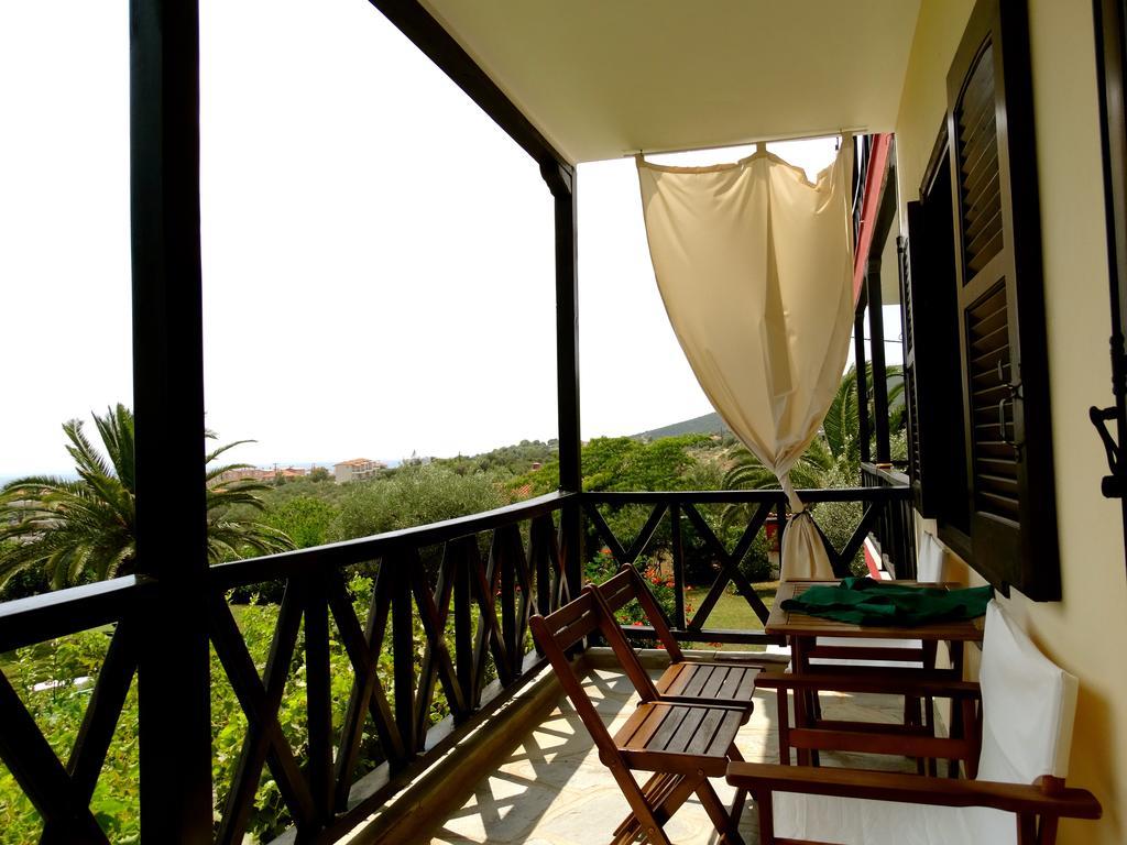 Apartments Karpetis A Green Paradise Psakoudia Habitación foto