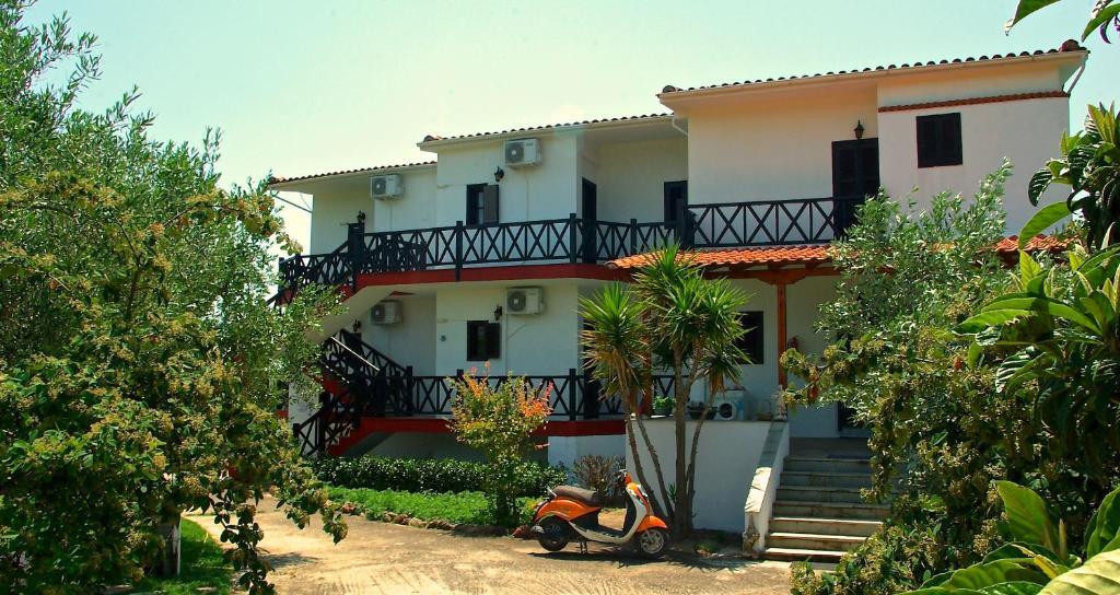 Apartments Karpetis A Green Paradise Psakoudia Exterior foto